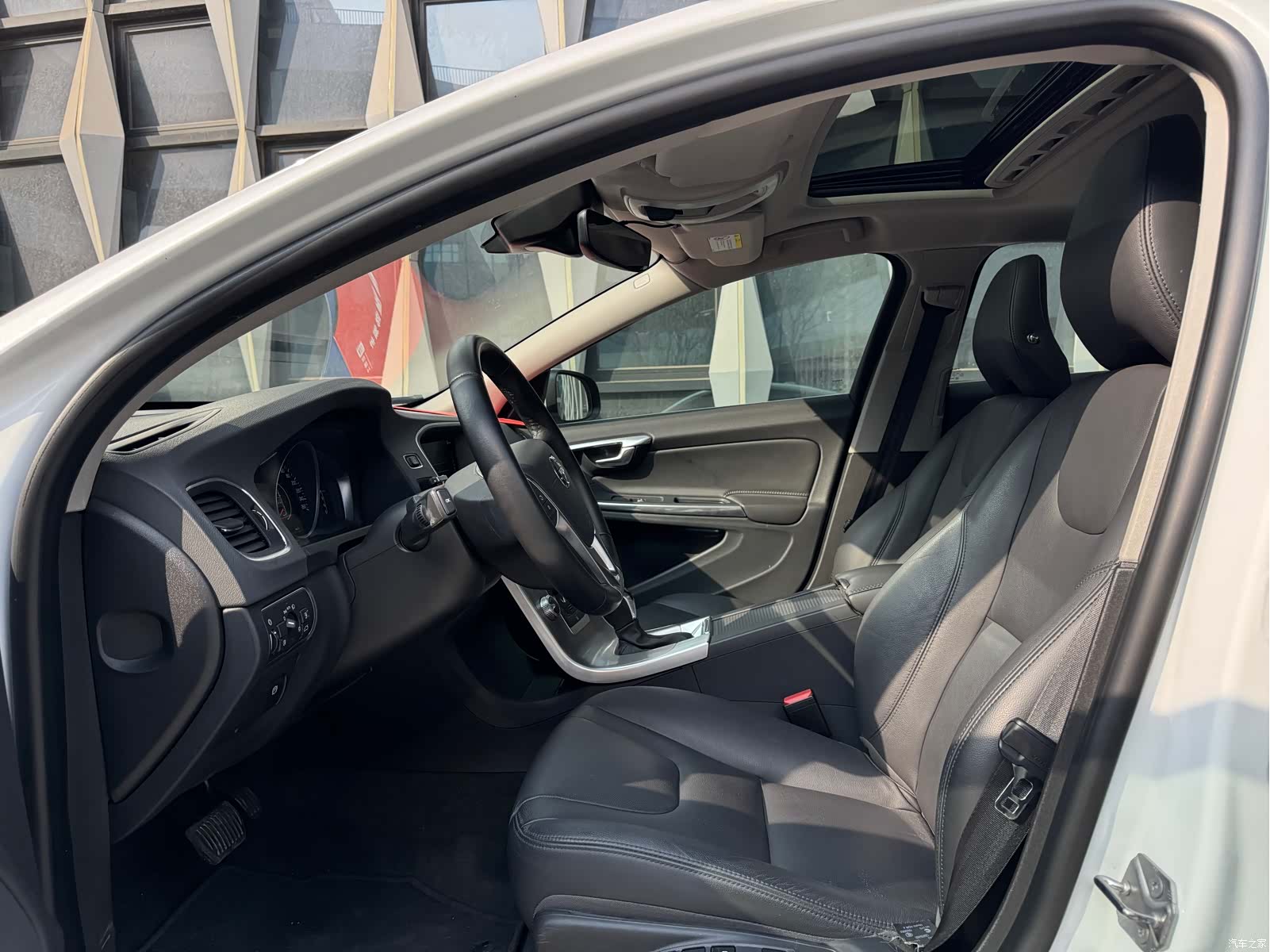 Volvo S60, 2018 все фото