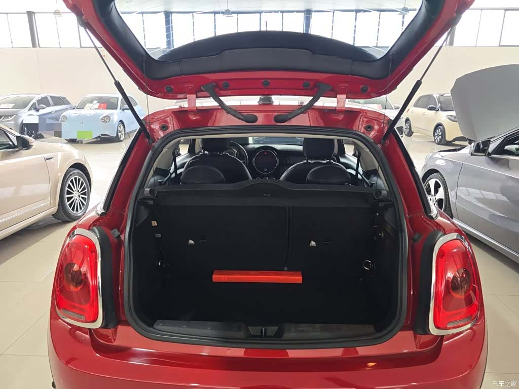Mini ONE, 2018 15