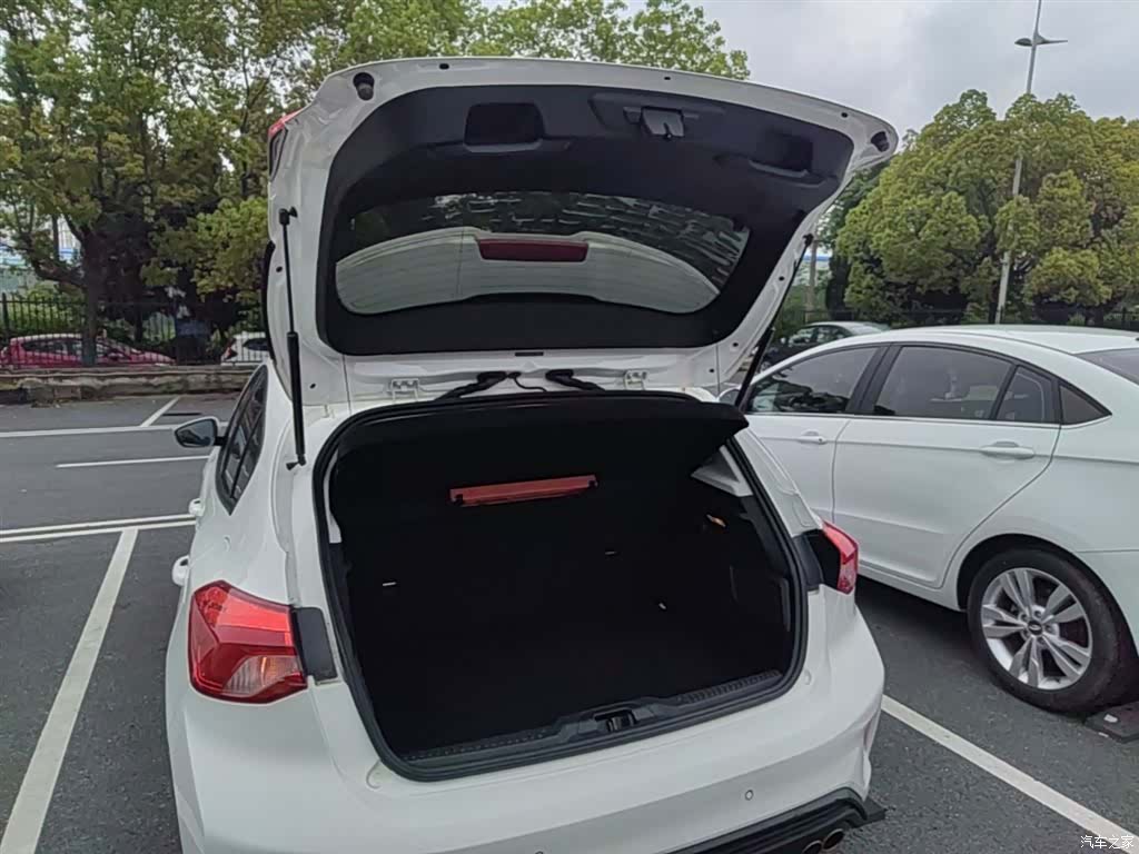 Ford Focus, 2021 19