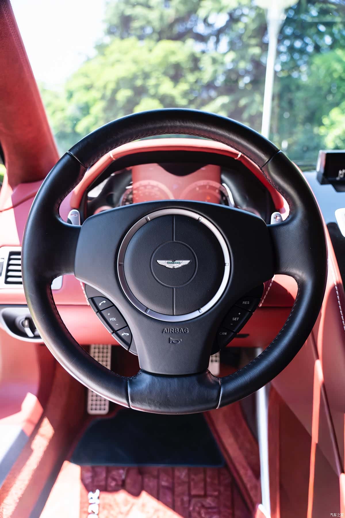 Aston Martin Rapide, 2017 9