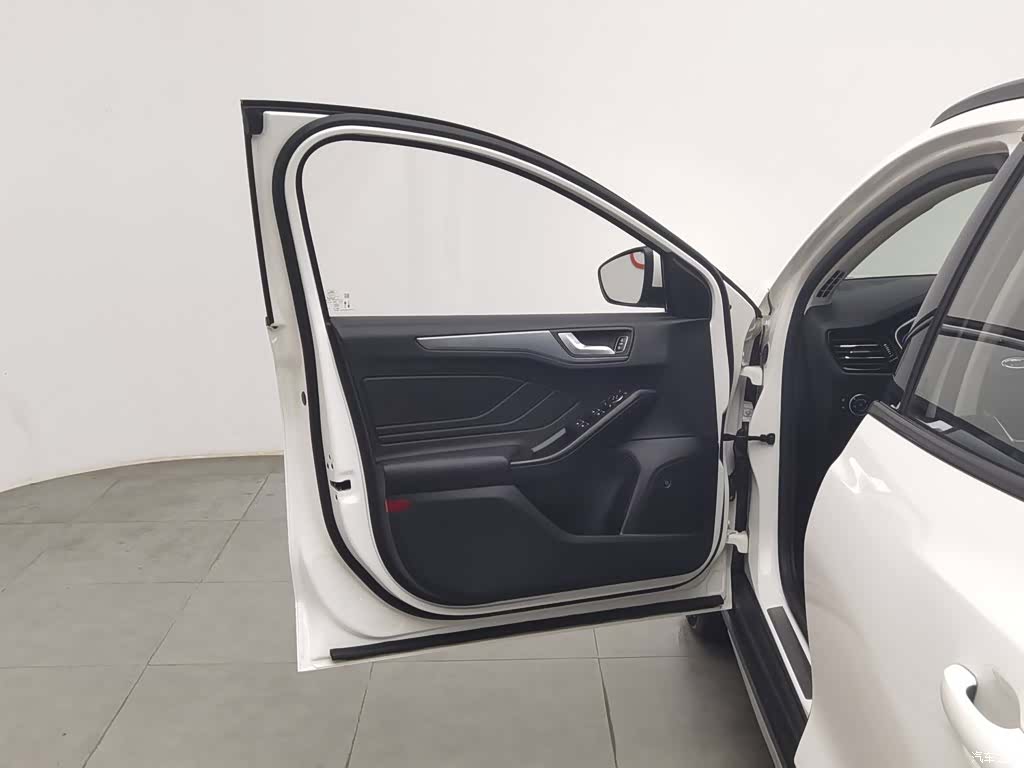 Ford Focus, 2021 8