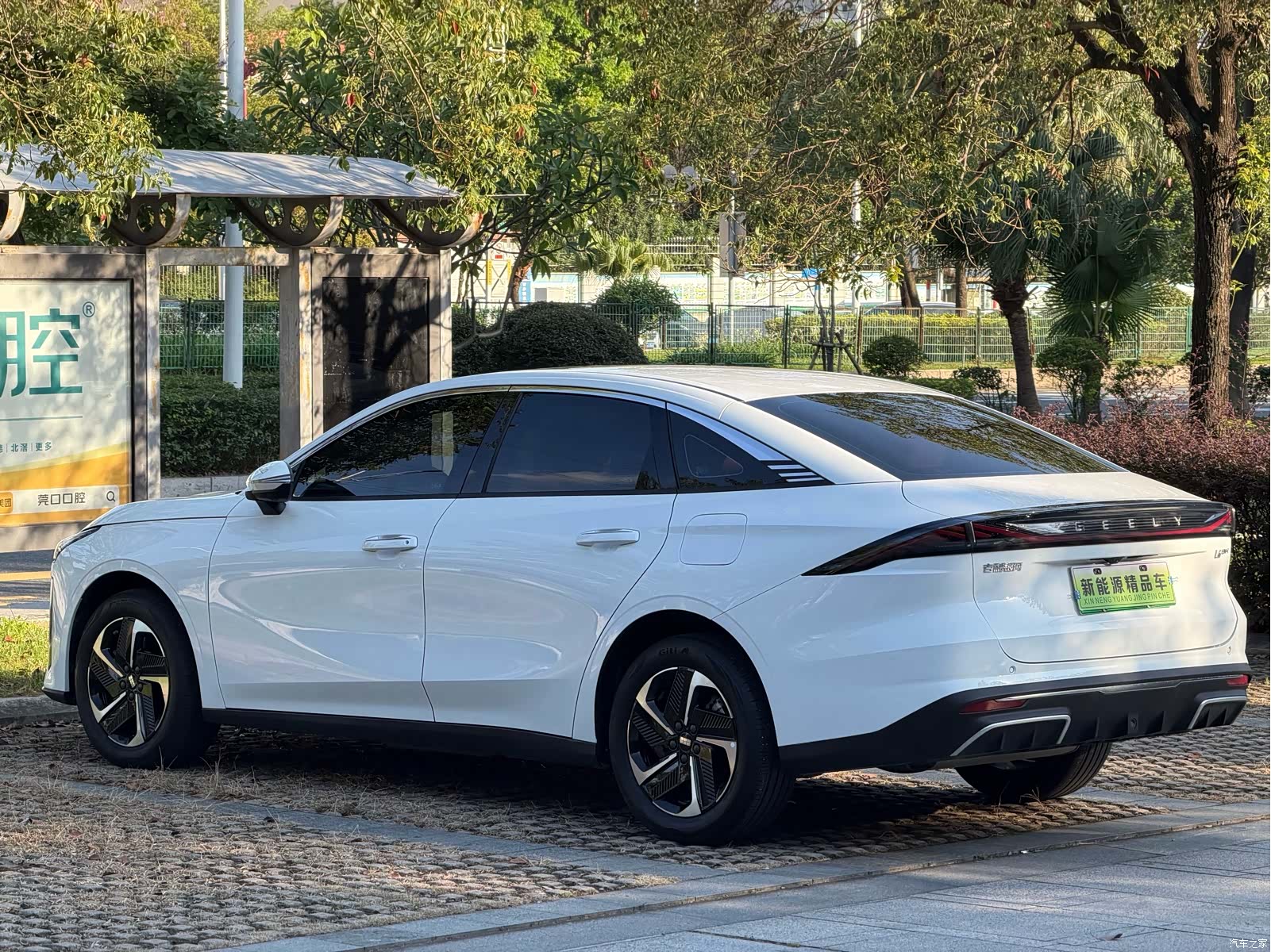 Geely Galaxy L6, 2025 17