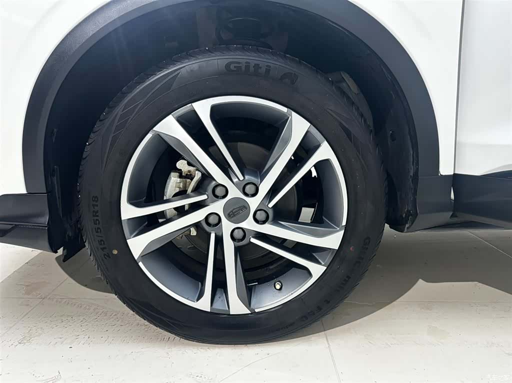 Geely Coolray, 2021 26