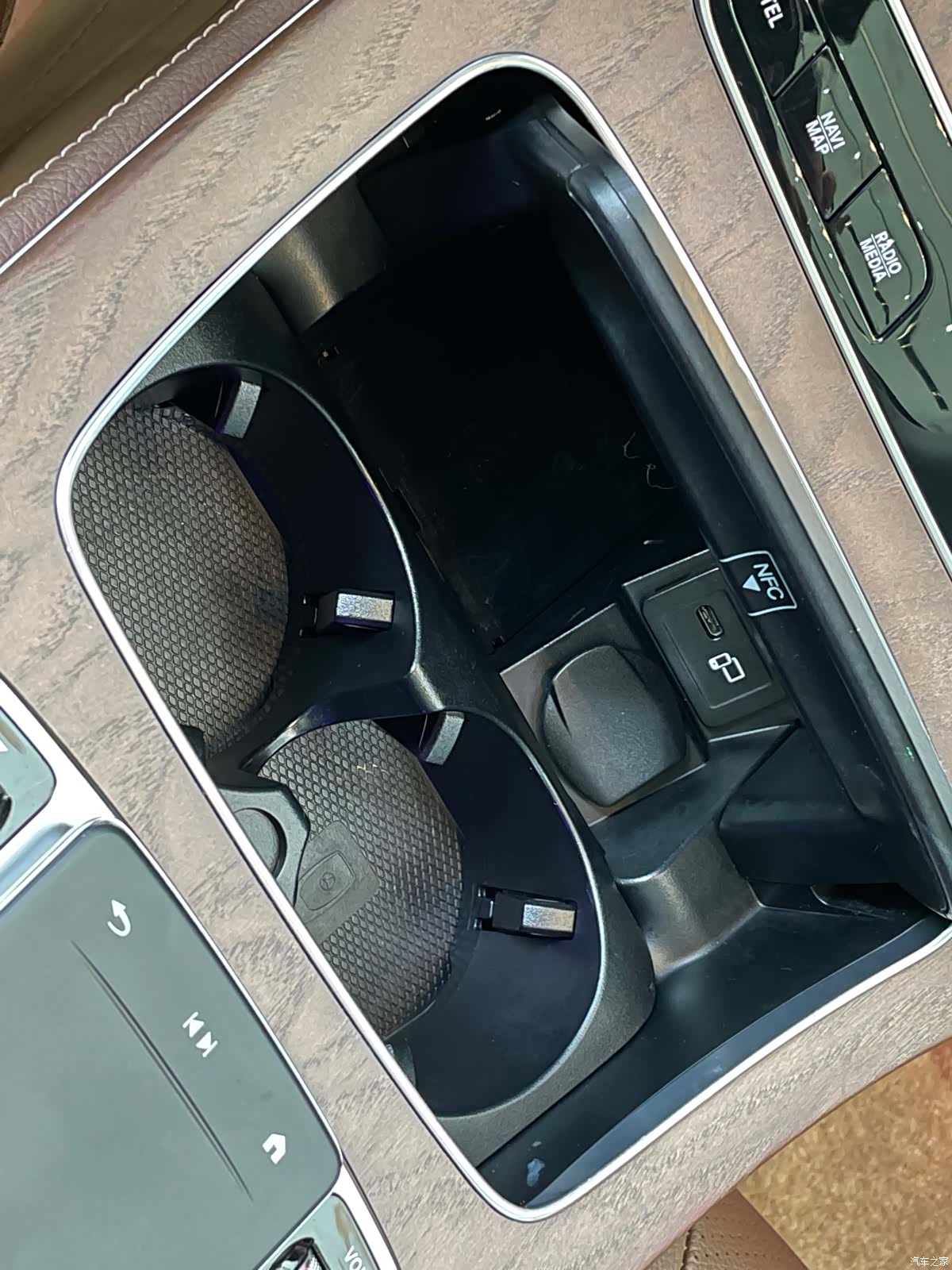 Mercedes-Benz E-Class, 2022 29