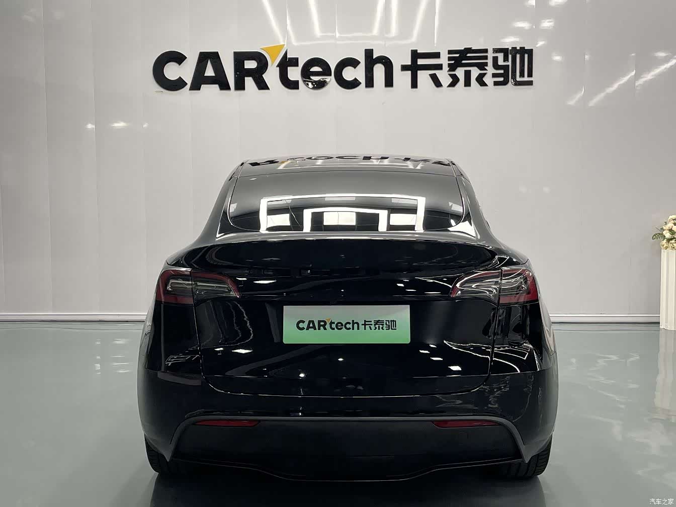 Tesla Model Y, 2023 18
