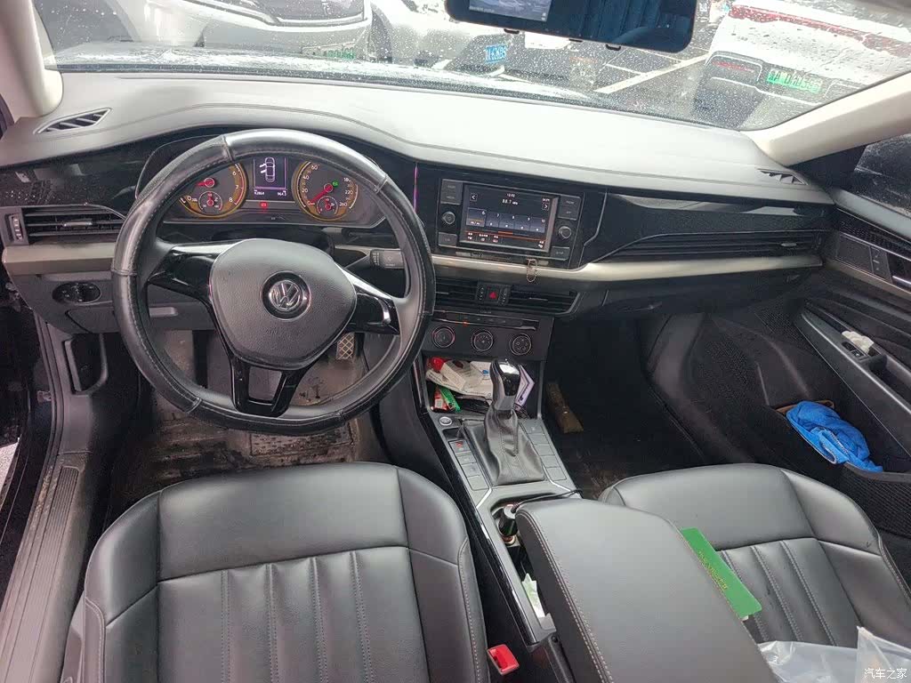 Volkswagen Passat, 2019 все фото
