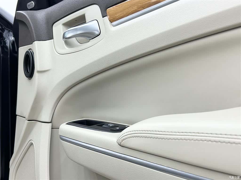 KeLaiSiLei(JinKou) 300C, 2015 9