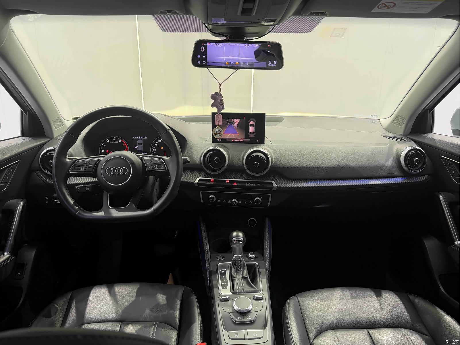 Audi Q2L, 2023 13