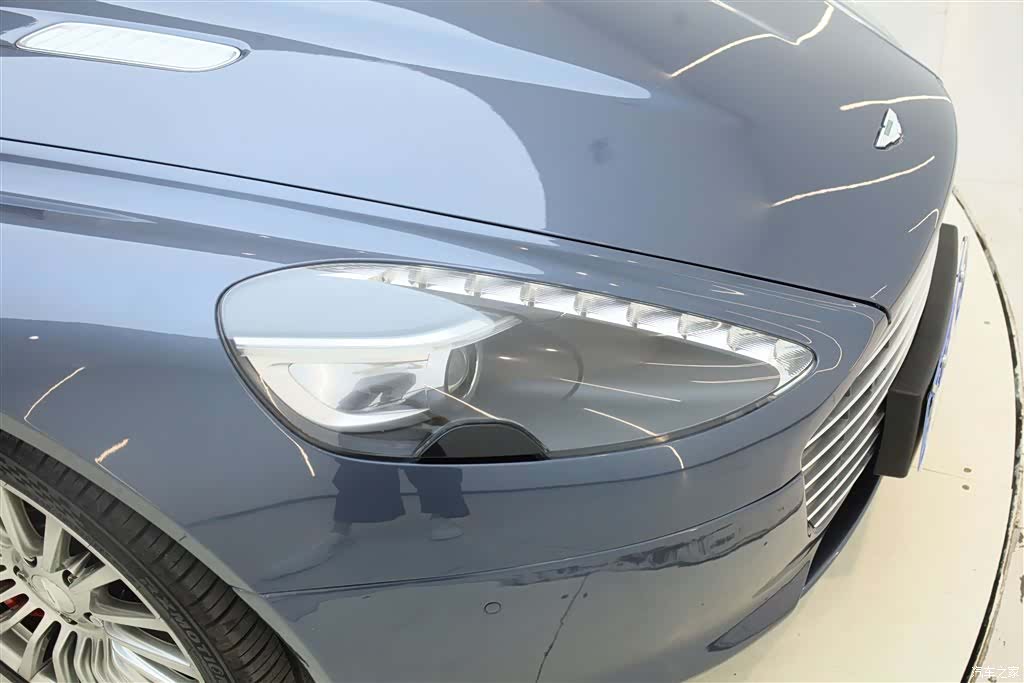Aston Martin Rapide, 2013 13