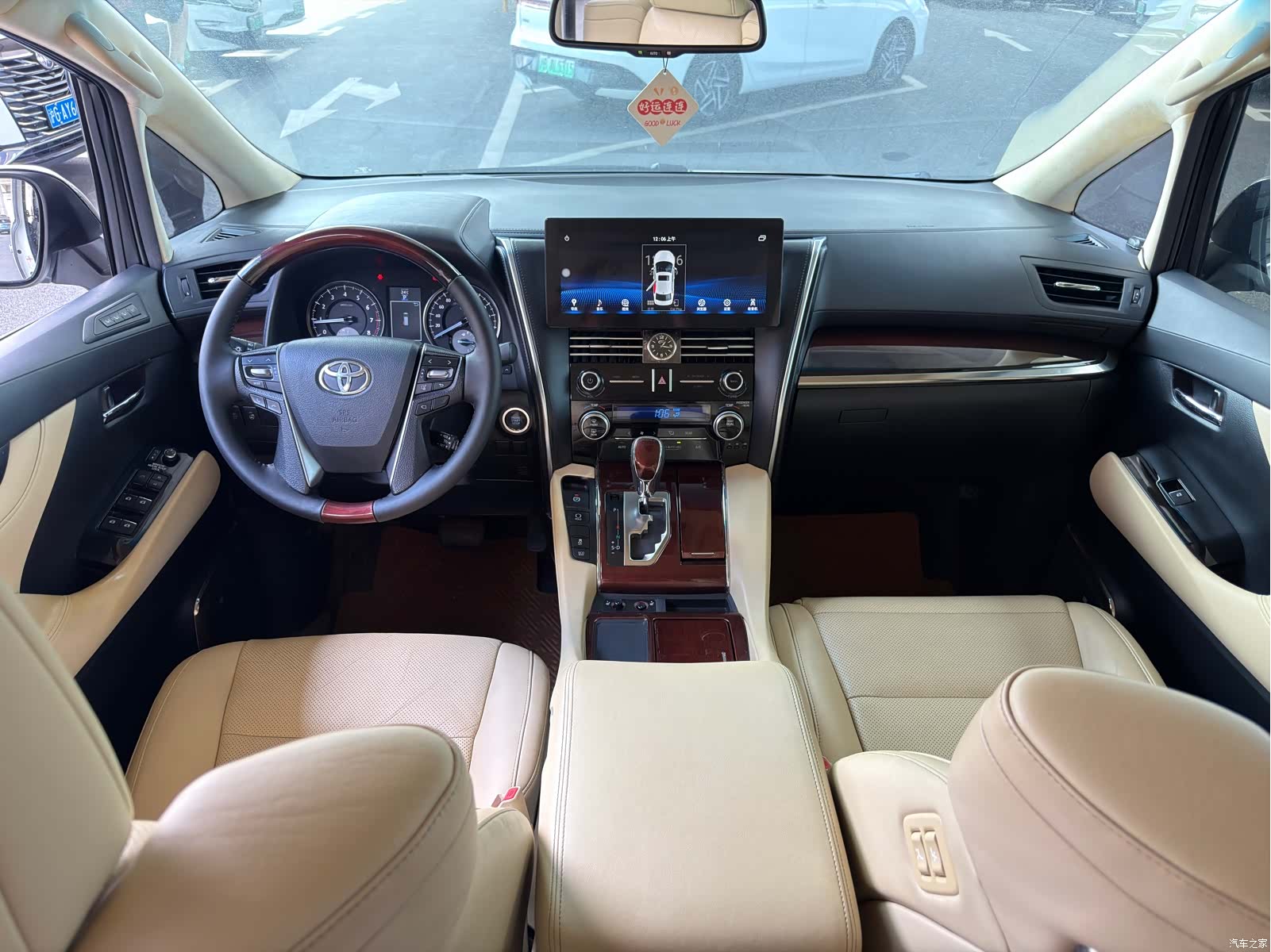 Toyota Alphard, 2017 16