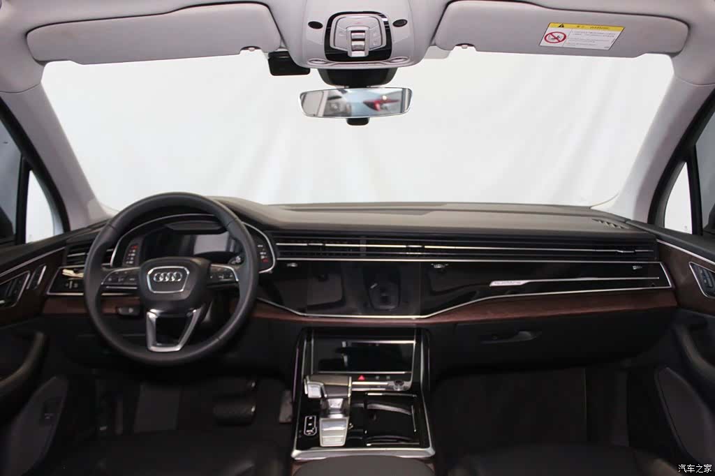 Audi Q7, 2023 10