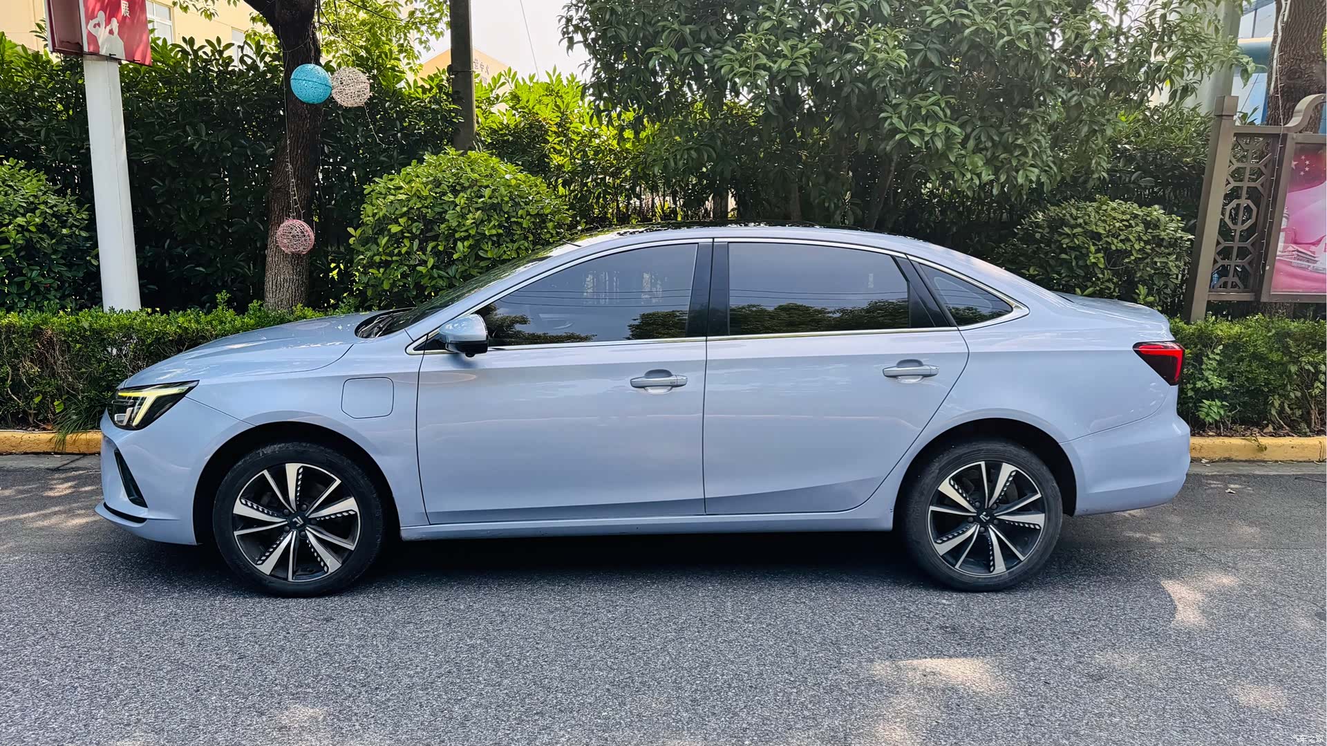 Rising Auto ER6, 2022 3
