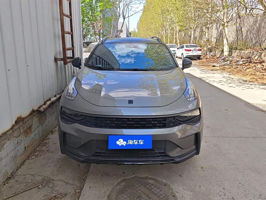 Lynk & Co 01