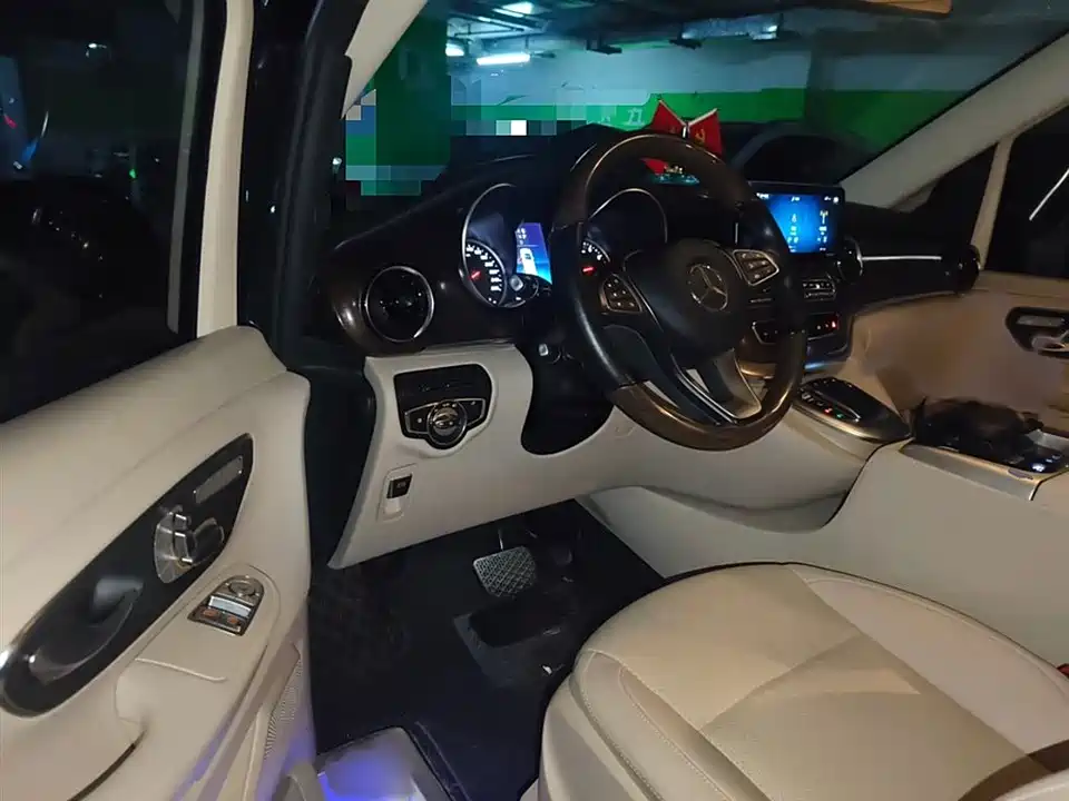 Mercedes-Benz V-class