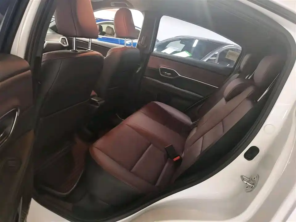 CIIMO Dongfeng Honda M-NV