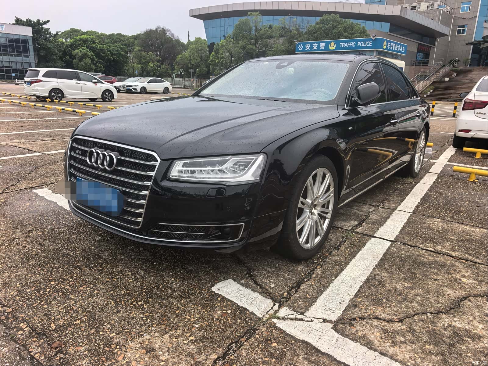 Audi A8L
