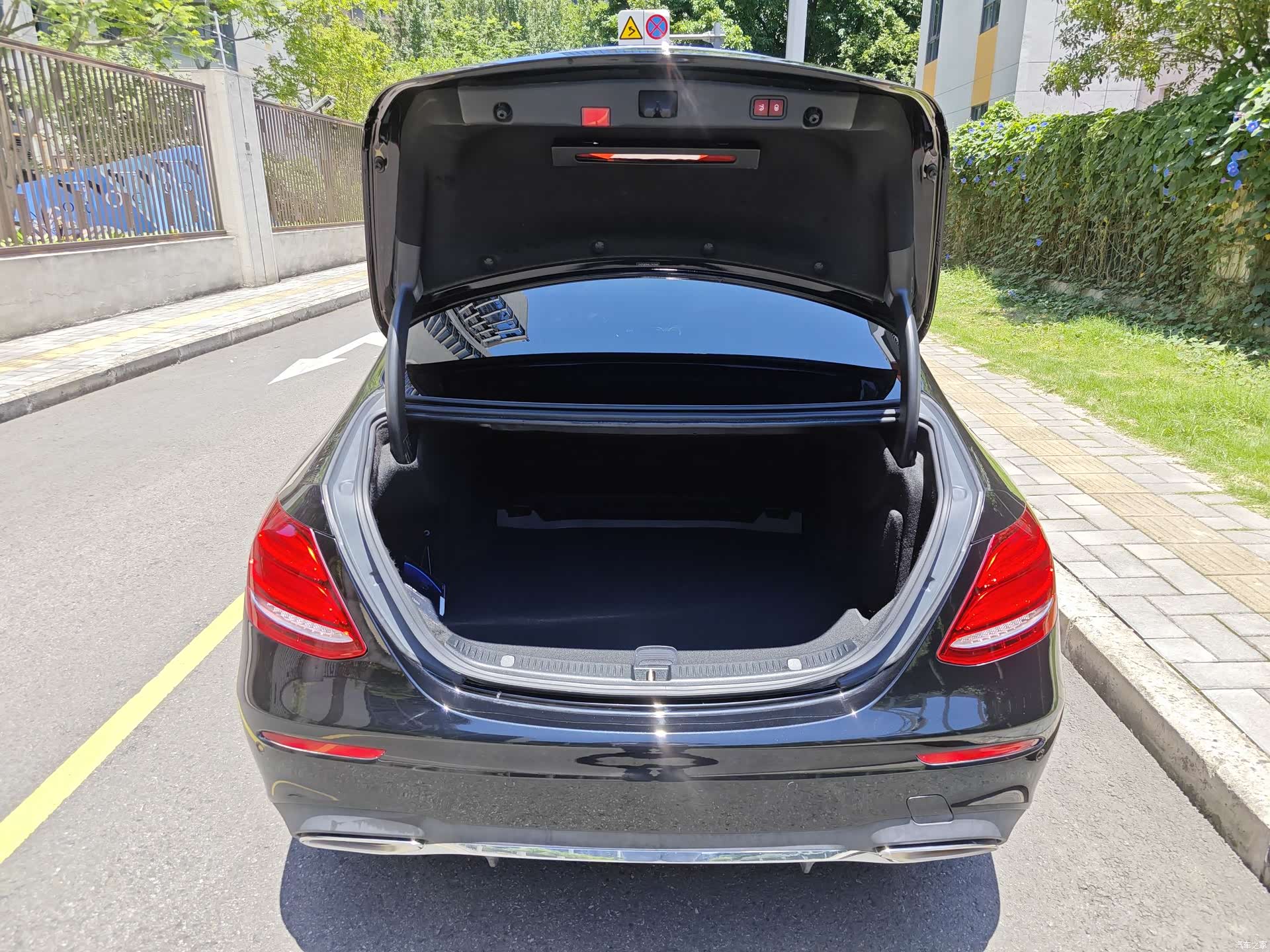 Mercedes-Benz E-Class, 2020 22