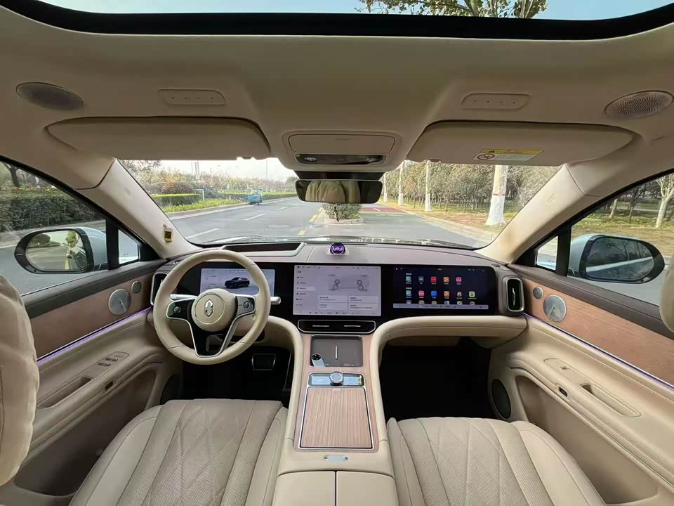 AITO Ask the world M9