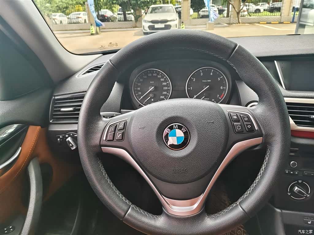 BMW X1, 2015 10