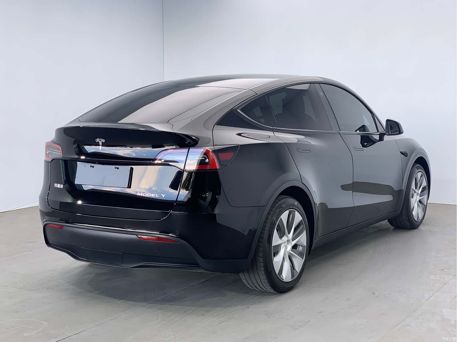 Tesla Model Y, 2022 4