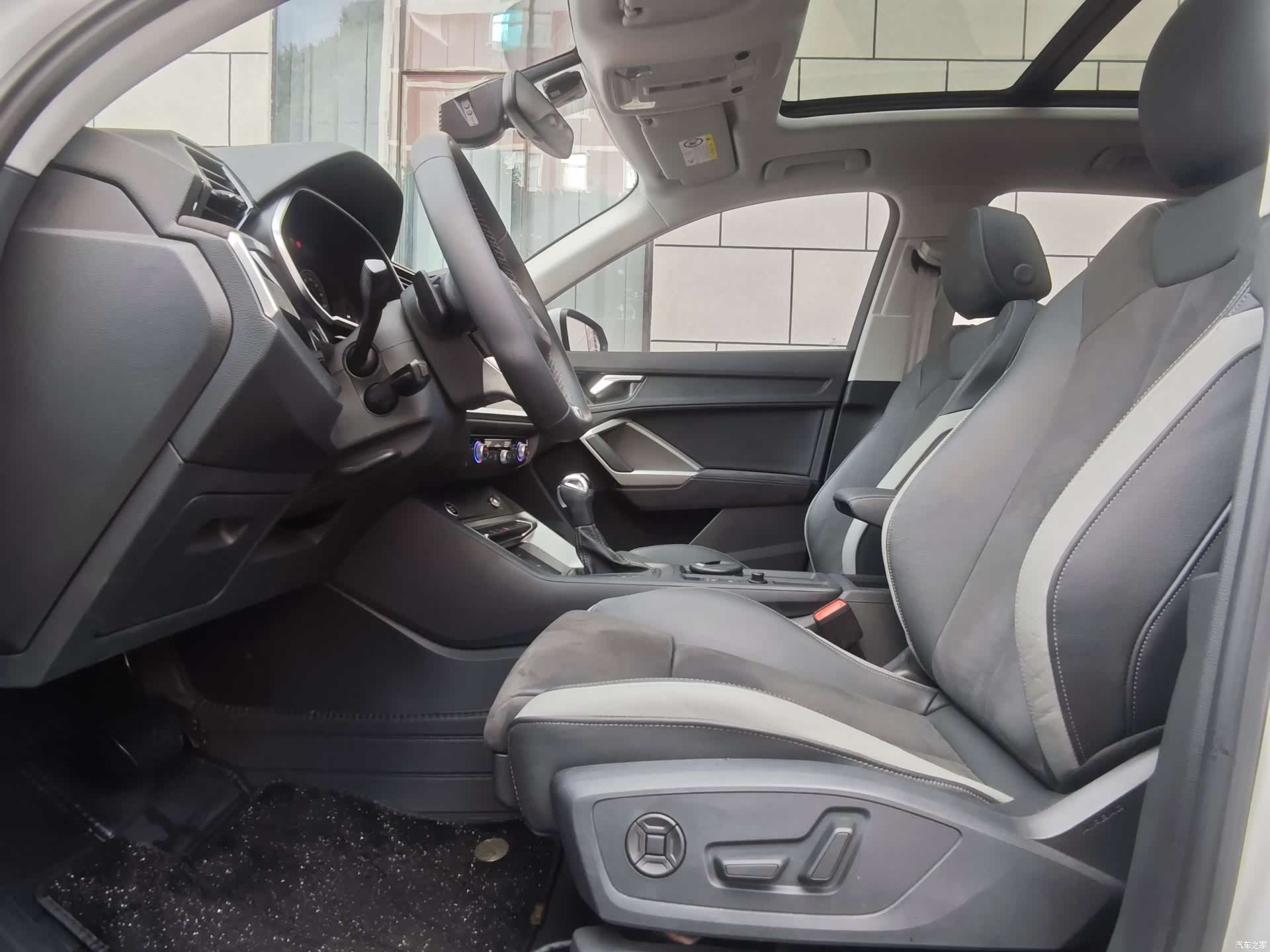 Audi Q3, 2022 4
