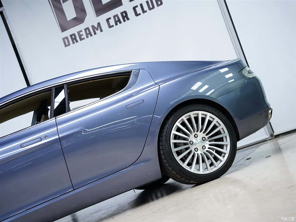 Aston Martin Rapide, 2011 18