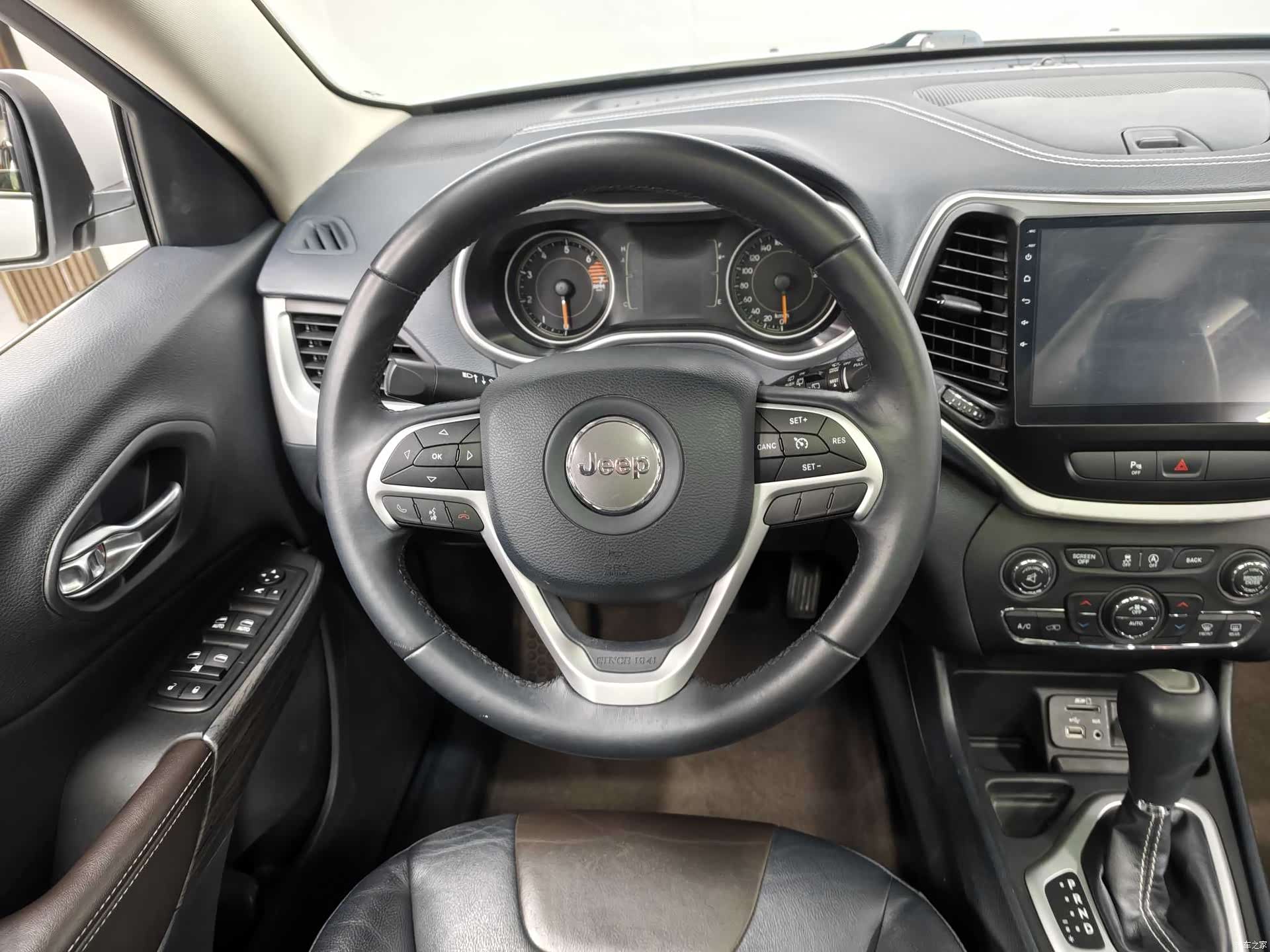 Jeep Cherokee, 2017 11