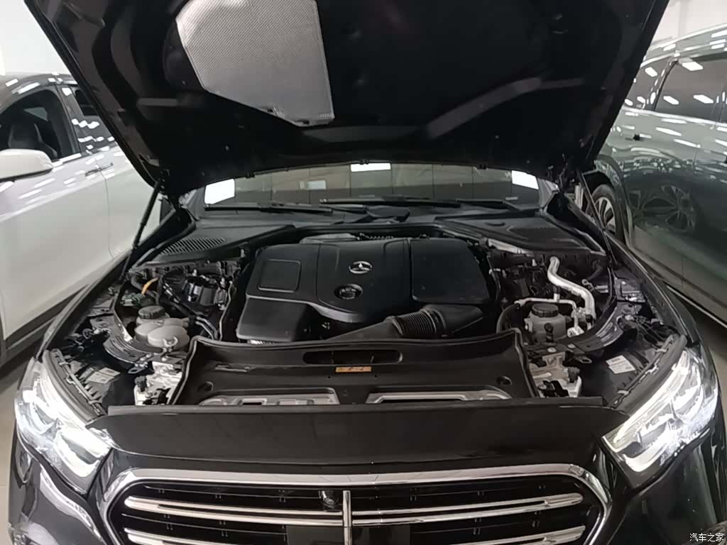Mercedes-Benz E-Class, 2025 20