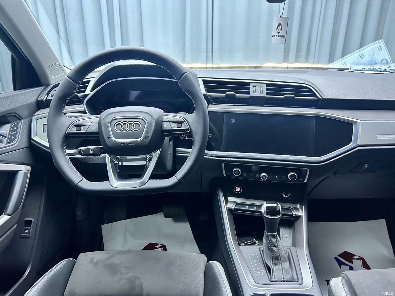 Audi Q3, 2022 13