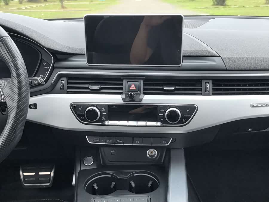 Audi A4 2020, фото 14