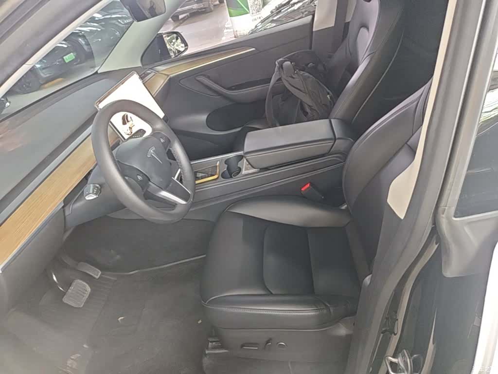 Tesla Model Y, 2022 15