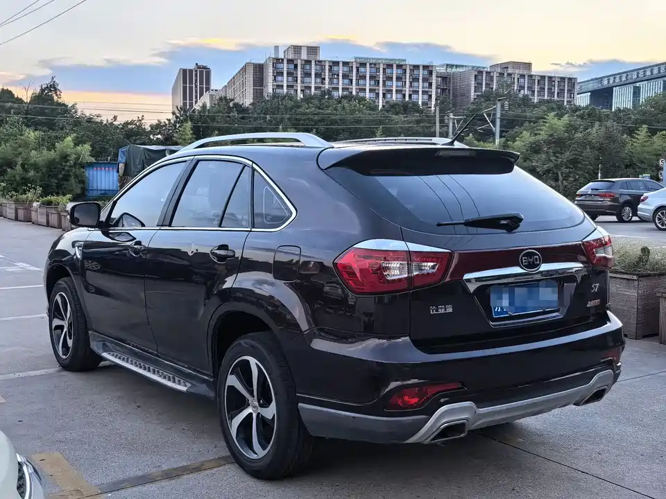 BYD S7