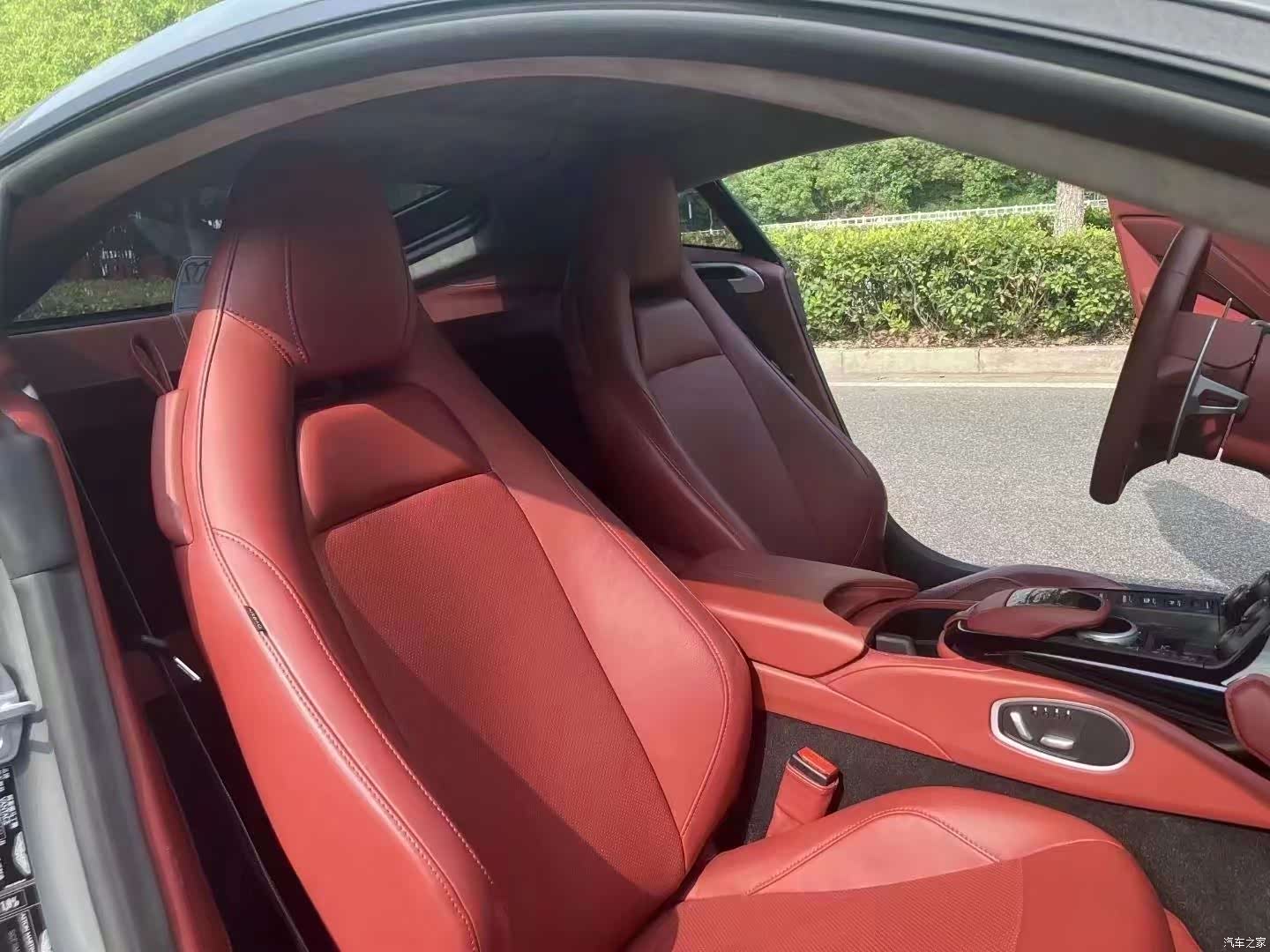Aston Martin Vantage, 2021 6