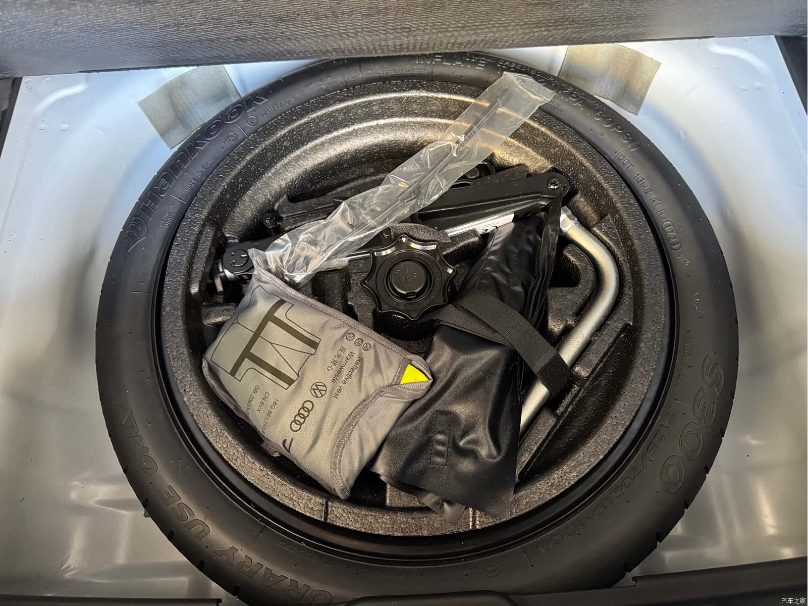 Audi Q2L, 2023 20
