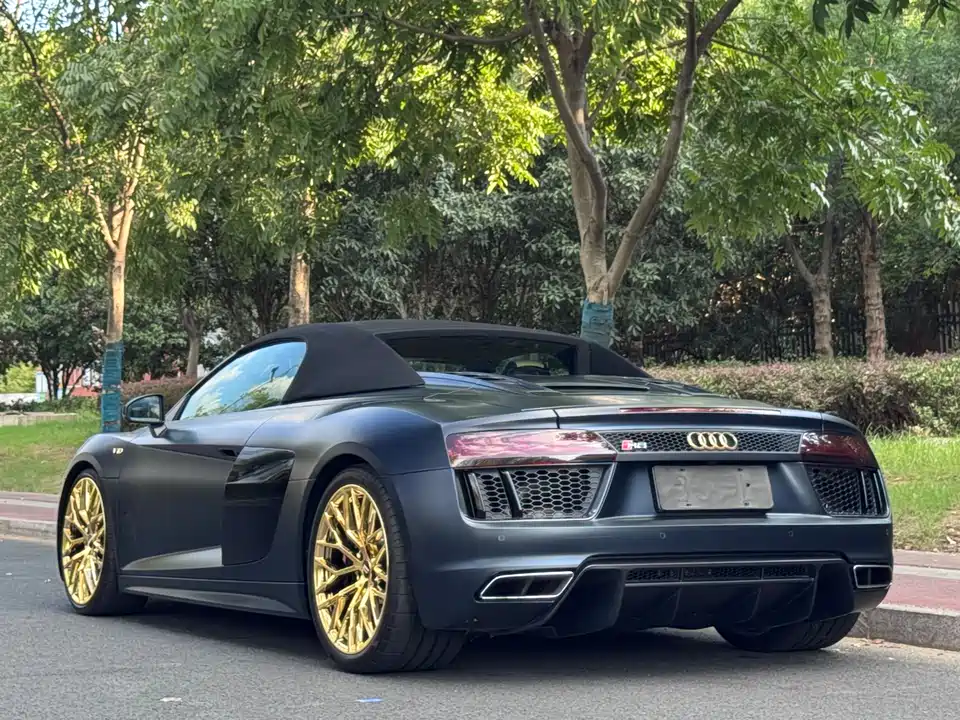 Audi R8