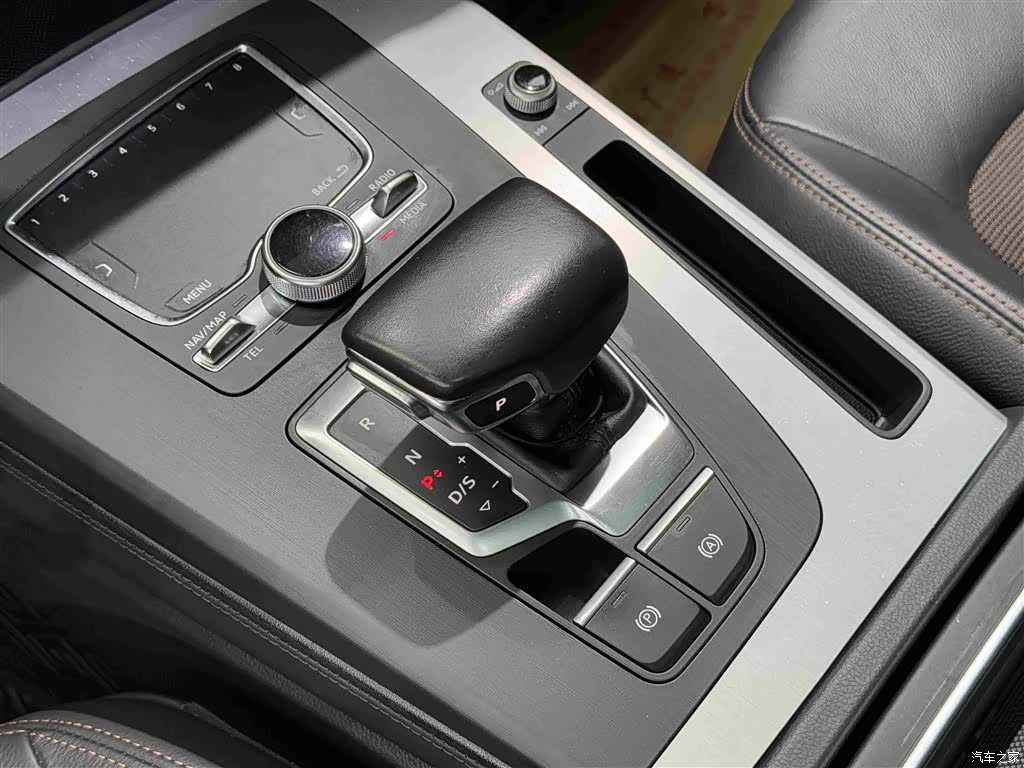 Audi Q5L, 2019 10