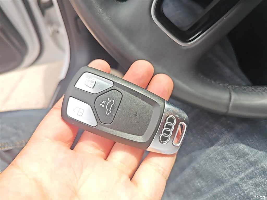 Audi A4L, 2022 9