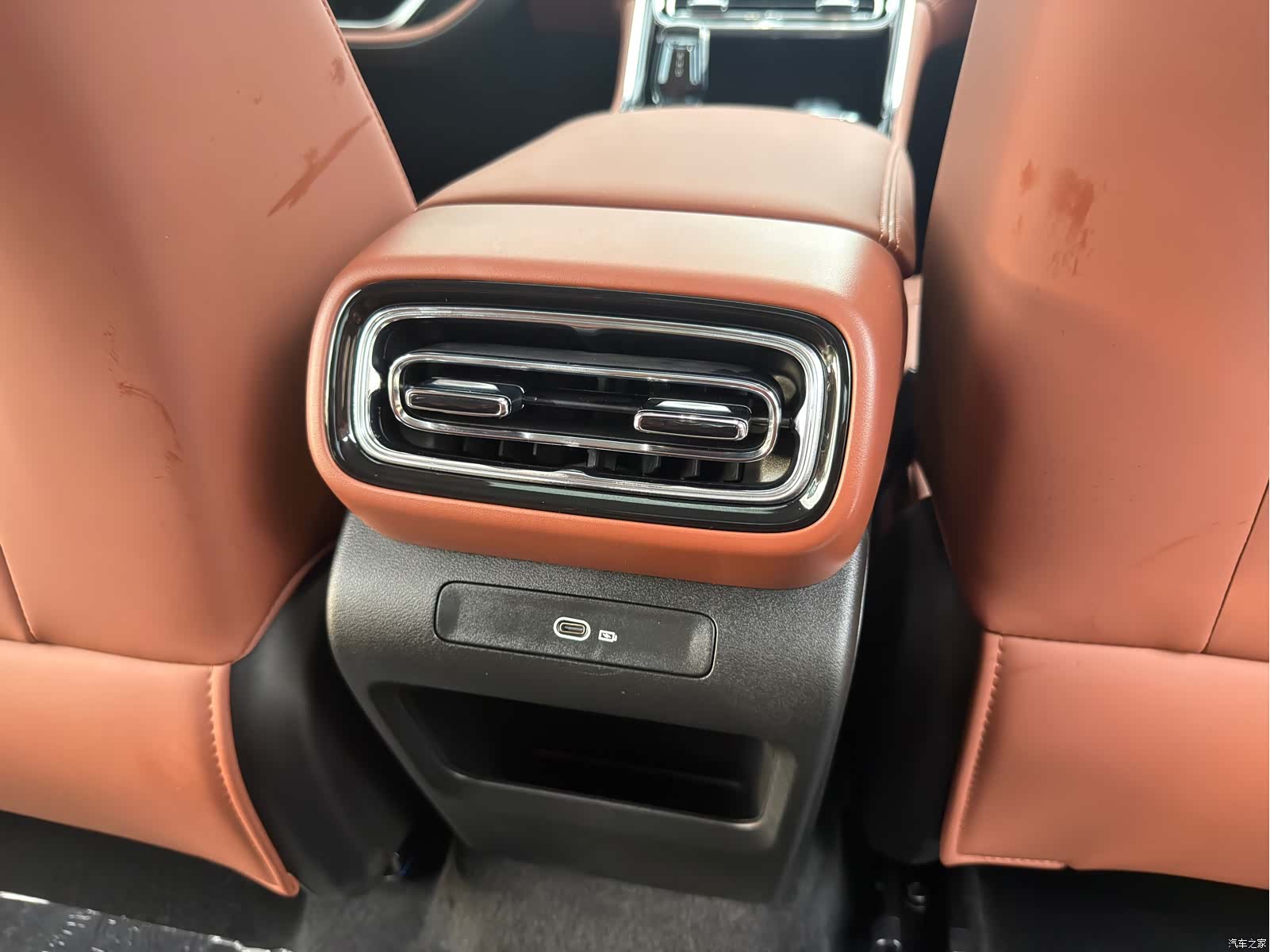 Geely Emgrand, 2025 20