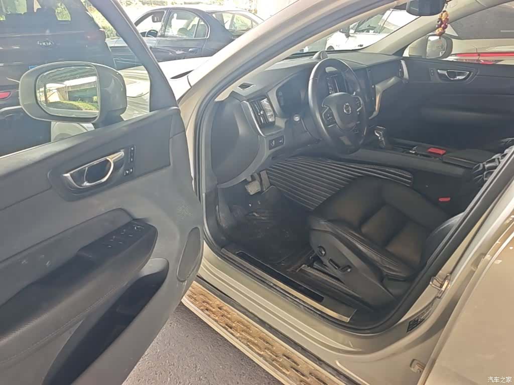 Volvo XC60, 2019 16