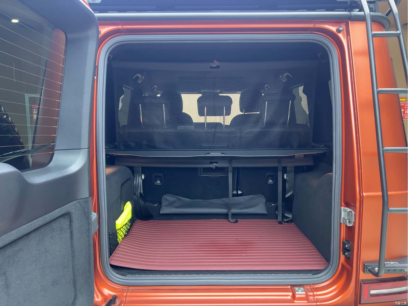 Mercedes-Benz G-Class, 2024 7