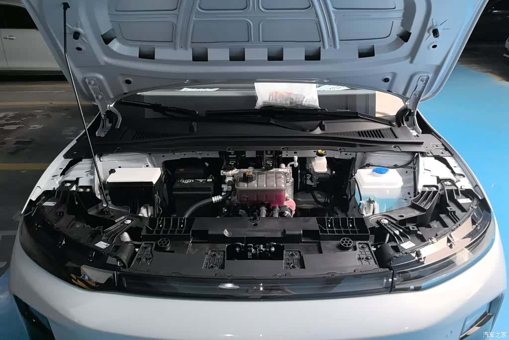 Leapmotor B01, 2026 10