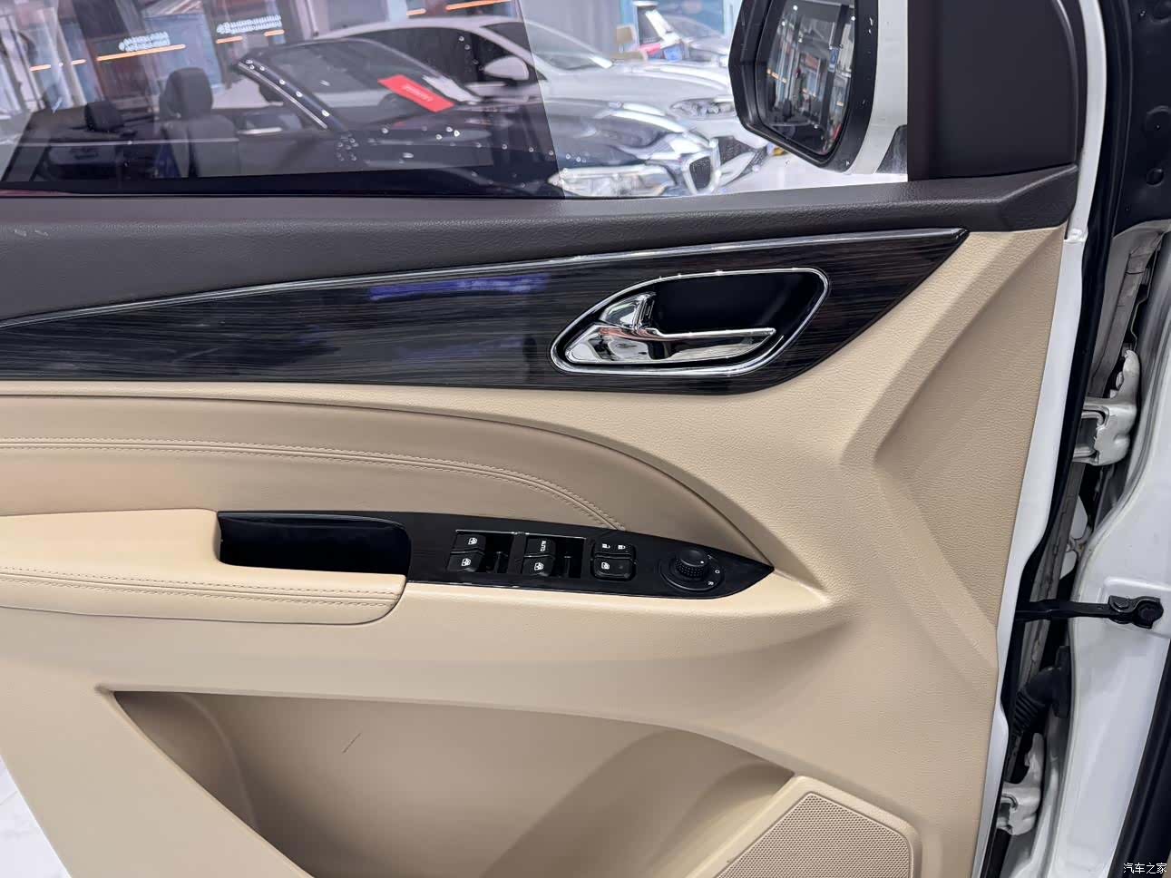 Wuling 730, 2017 28