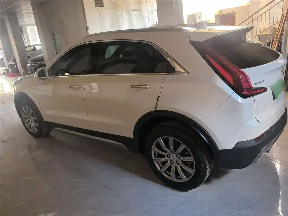 Cadillac XT4