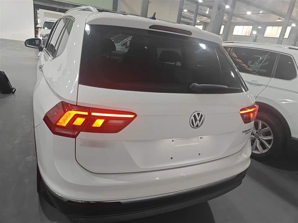 Volkswagen Tiguan L