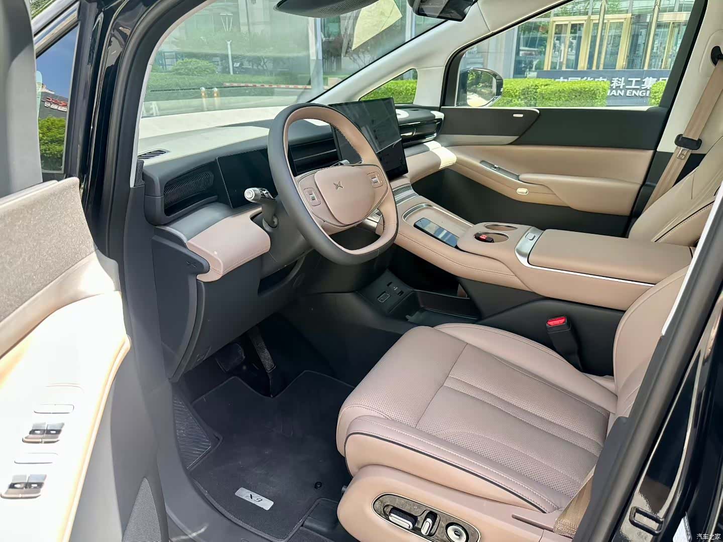 Xpeng X9, 2025 4