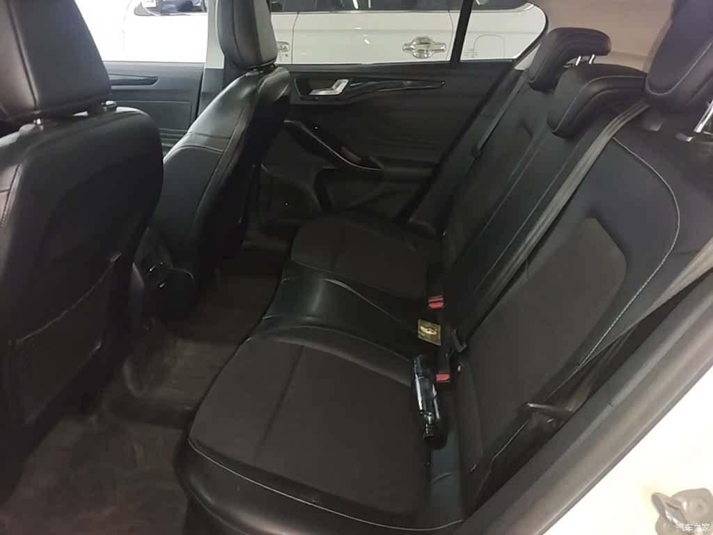 Ford Focus, 2021 17