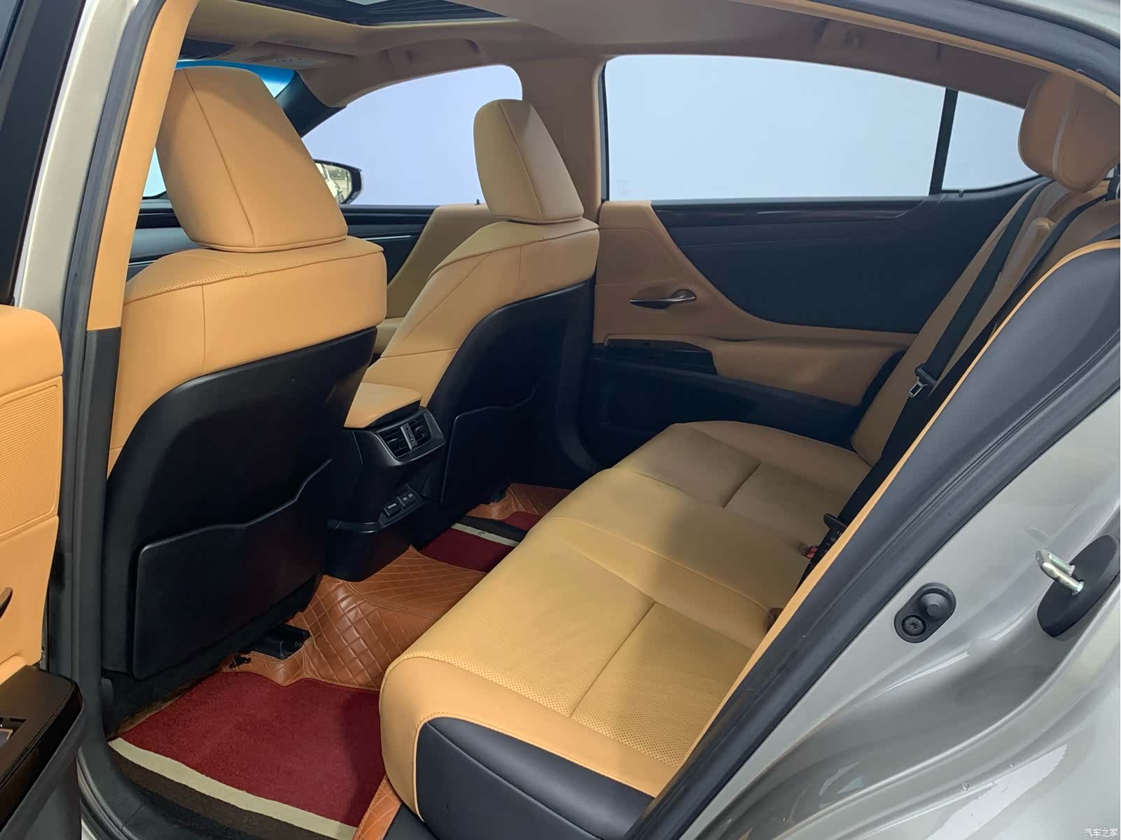 Lexus ES, 2022 10