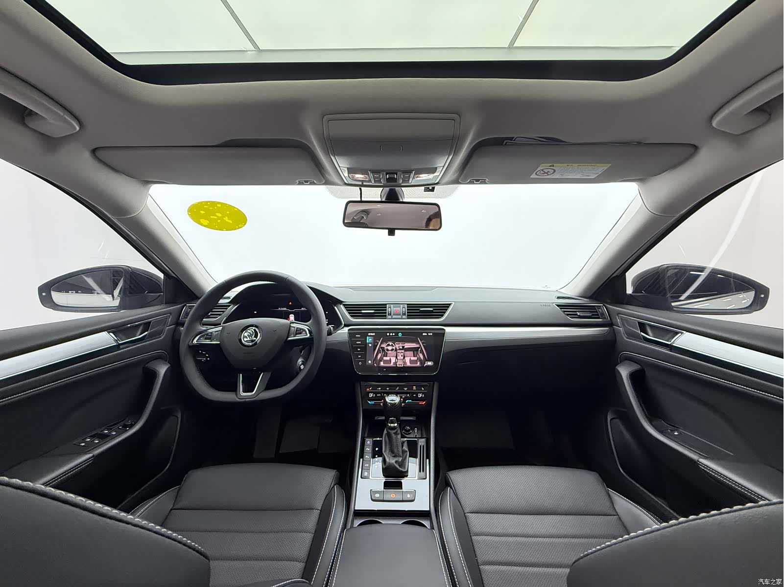 Skoda Superb, 2023 9