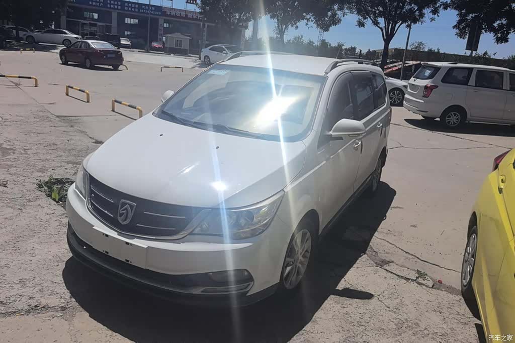 Wuling 730, 2017 1