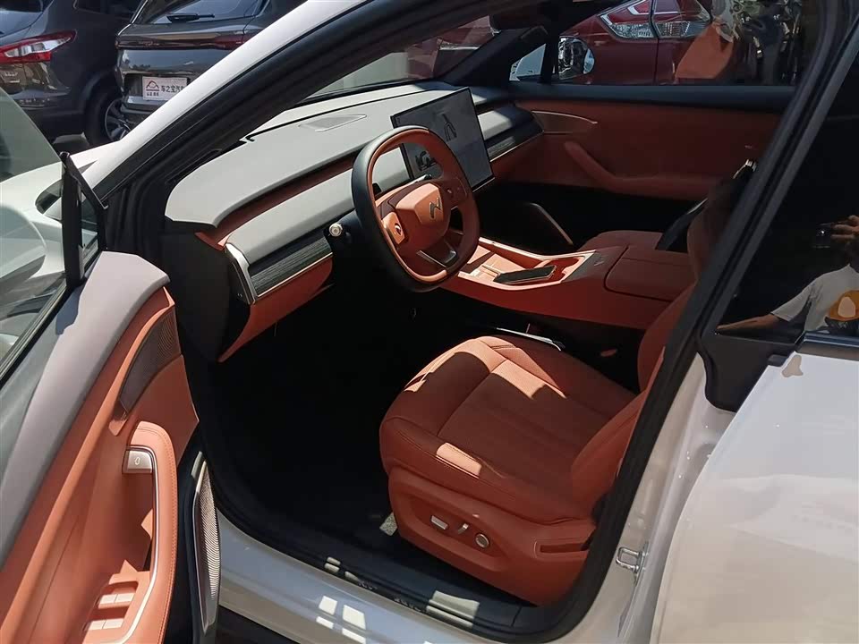 NIO L60